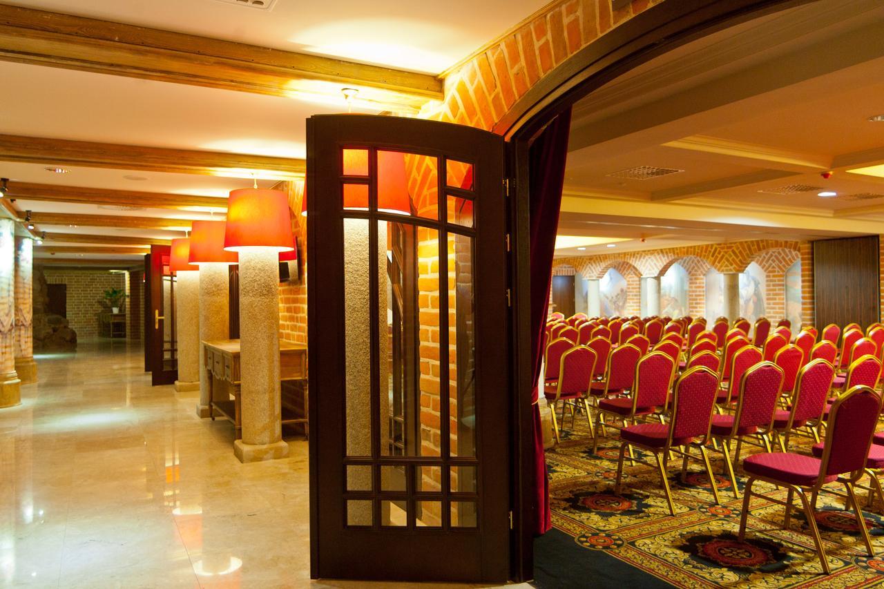 Hotel Zamek Giżycko Dış mekan fotoğraf